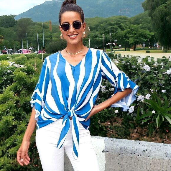 Blue and white wavy striped lightweight blouse! - Picture 3 of 9